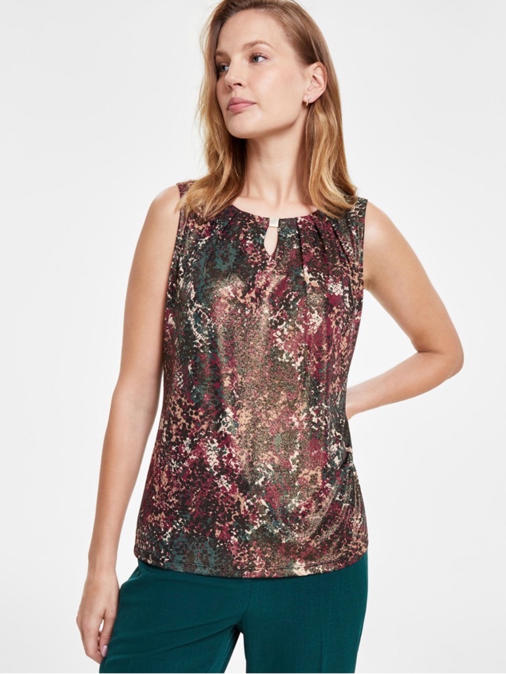 Kasper Sleeveless Keyhole Camisole in Burgundy and Green Multi Print